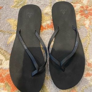 Black Reef Thong Sandals